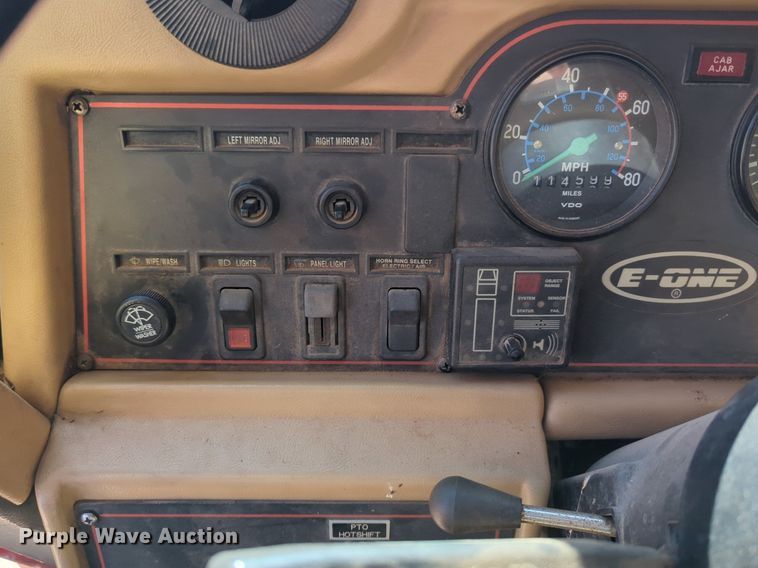 image for item OD9198 1993 E-One Cyclone ladder fire truck