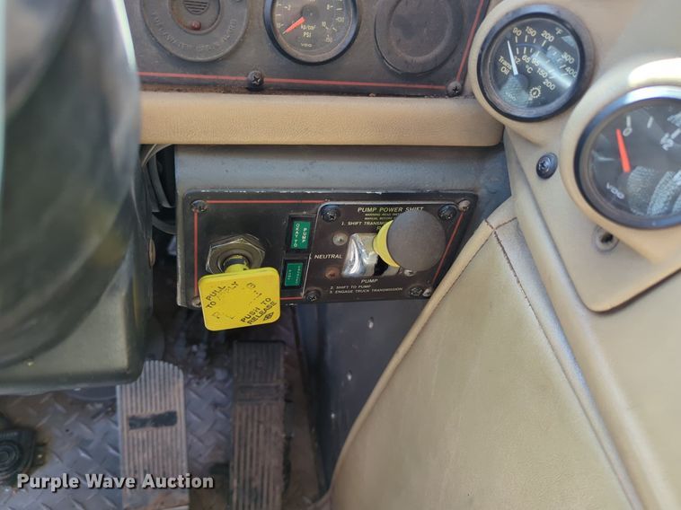 image for item OD9198 1993 E-One Cyclone ladder fire truck