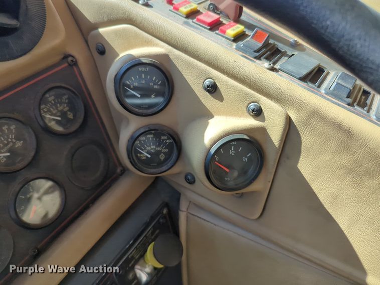 image for item OD9198 1993 E-One Cyclone ladder fire truck