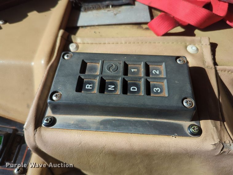 image for item OD9198 1993 E-One Cyclone ladder fire truck