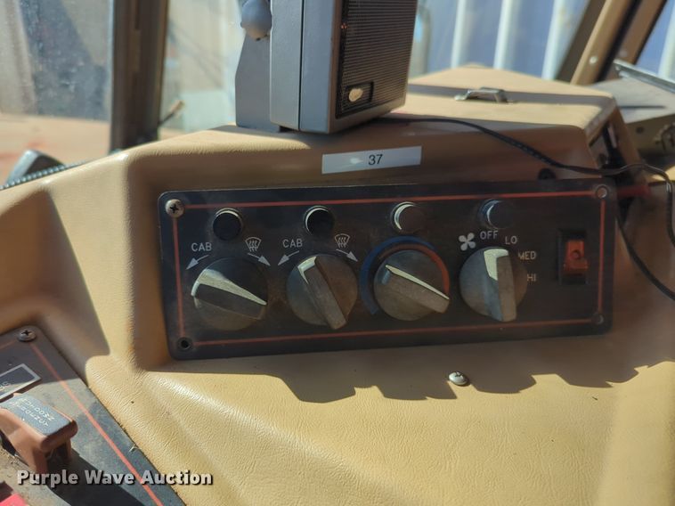 image for item OD9198 1993 E-One Cyclone ladder fire truck