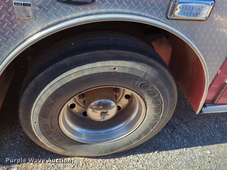 image for item OD9198 1993 E-One Cyclone ladder fire truck