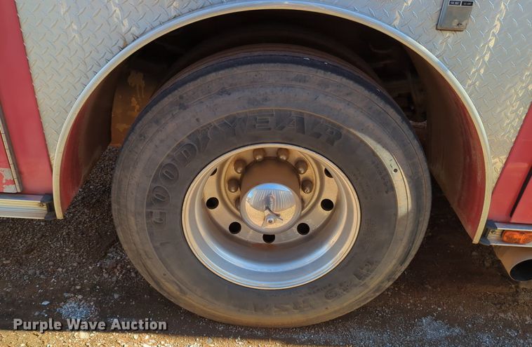 image for item OD9198 1993 E-One Cyclone ladder fire truck