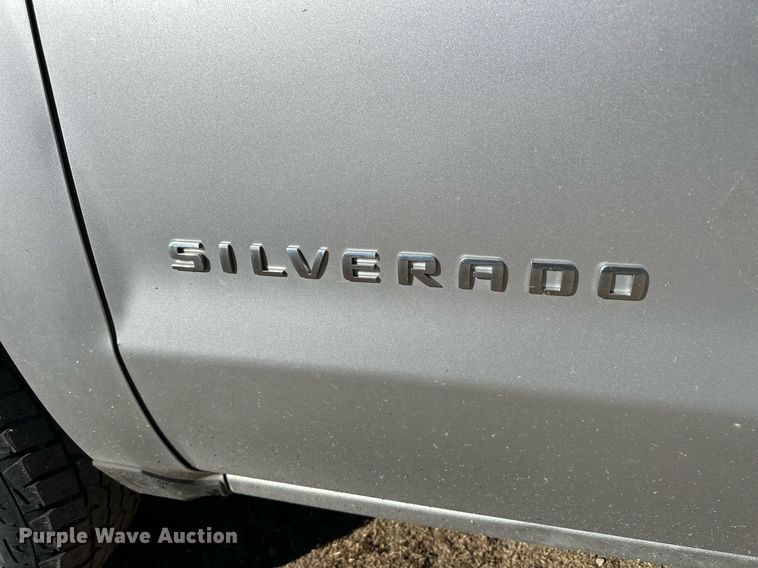 image for item OK9157 2018 Chevrolet  Silverado 1500 Crew Cab pickup truck