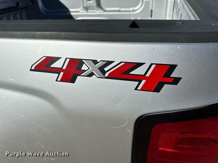 image for item OK9157 2018 Chevrolet  Silverado 1500 Crew Cab pickup truck