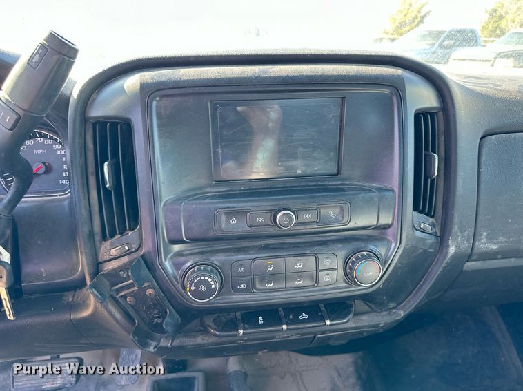 image for item OK9157 2018 Chevrolet  Silverado 1500 Crew Cab pickup truck