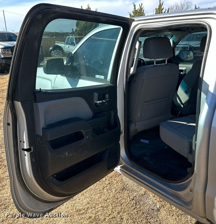 image for item OK9157 2018 Chevrolet  Silverado 1500 Crew Cab pickup truck