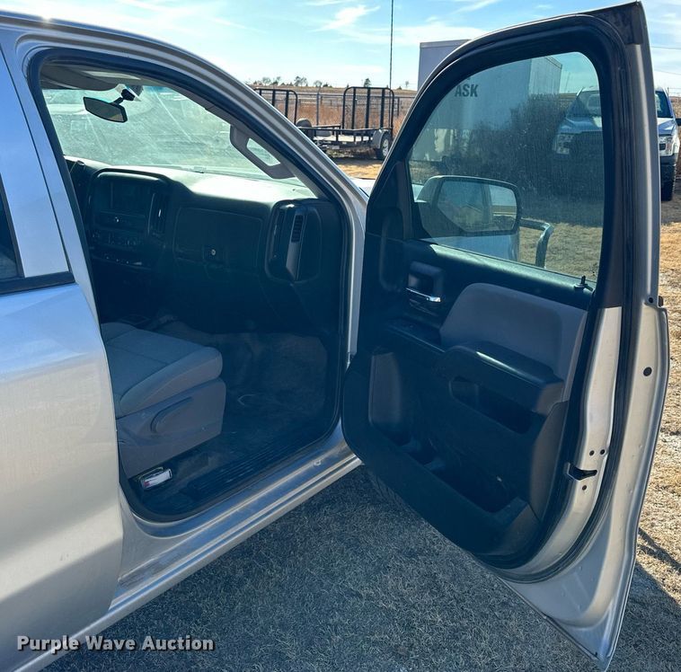 image for item OK9157 2018 Chevrolet  Silverado 1500 Crew Cab pickup truck