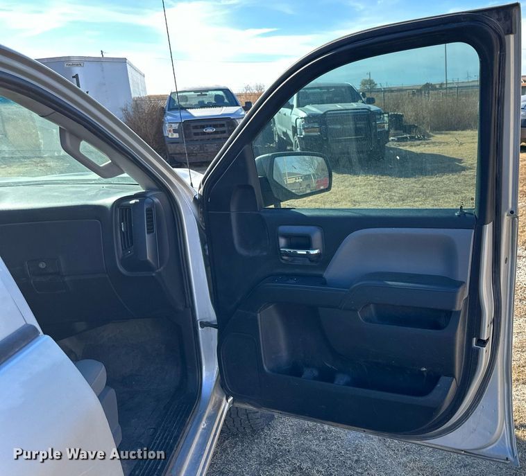 image for item OK9157 2018 Chevrolet  Silverado 1500 Crew Cab pickup truck