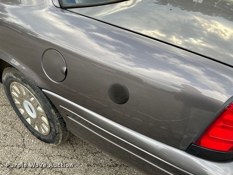 image for item OK9749 2008 Ford Crown Victoria Police Interceptor 