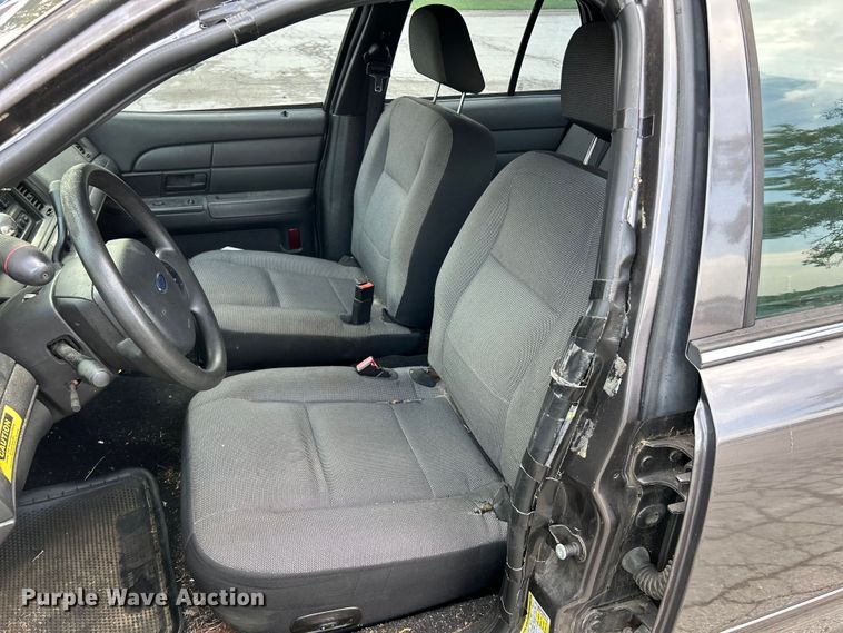 image for item OK9749 2008 Ford Crown Victoria Police Interceptor 