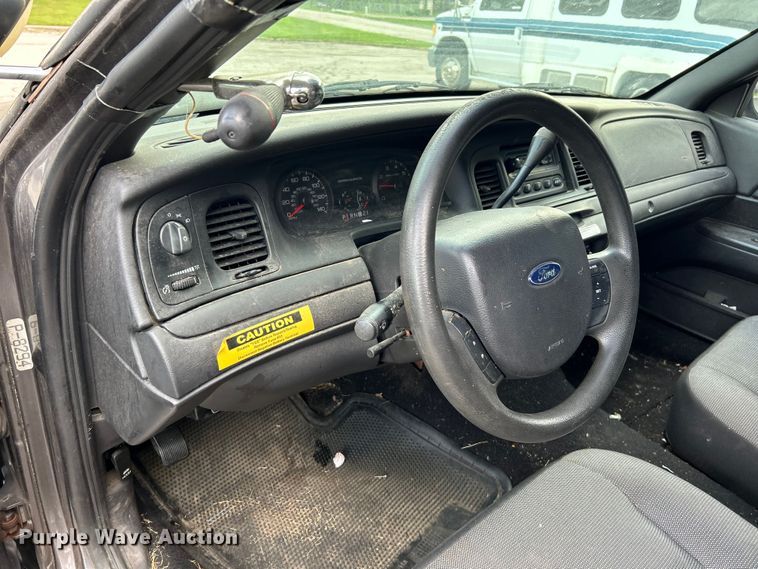 image for item OK9749 2008 Ford Crown Victoria Police Interceptor 