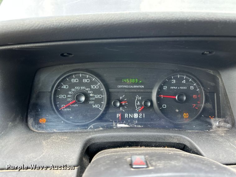 image for item OK9749 2008 Ford Crown Victoria Police Interceptor 