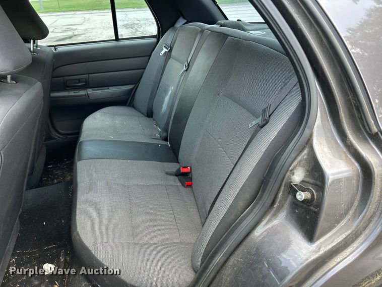image for item OK9749 2008 Ford Crown Victoria Police Interceptor 