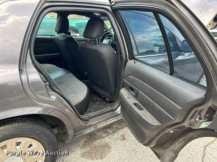 image for item OK9749 2008 Ford Crown Victoria Police Interceptor 