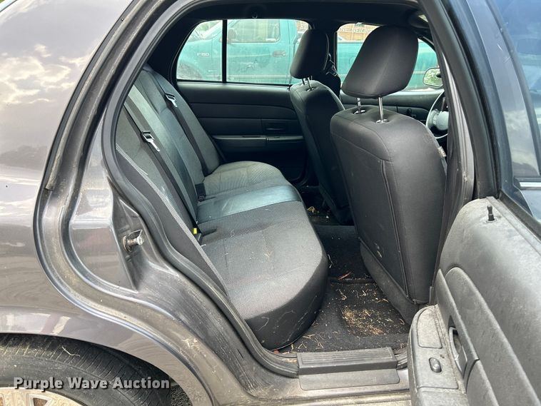 image for item OK9749 2008 Ford Crown Victoria Police Interceptor 