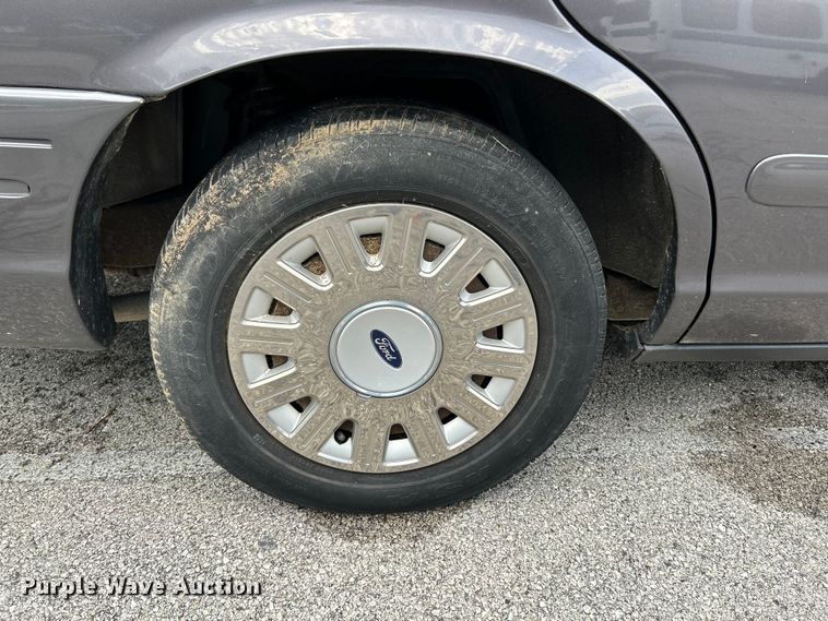 image for item OK9749 2008 Ford Crown Victoria Police Interceptor 