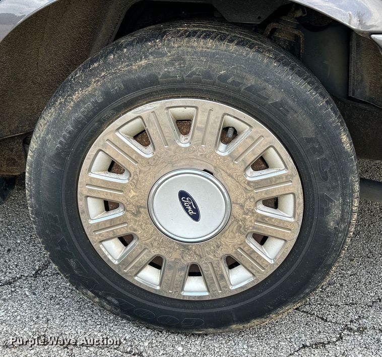 image for item OK9749 2008 Ford Crown Victoria Police Interceptor 