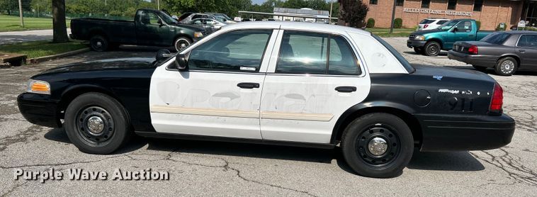 image for item OK9752 2009 Ford  Crown Victoria Police Interceptor 