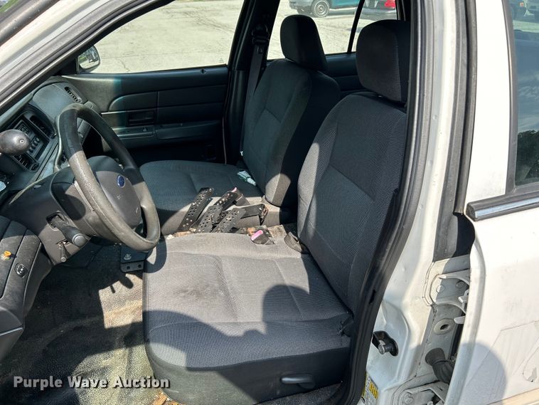 image for item OK9752 2009 Ford  Crown Victoria Police Interceptor 