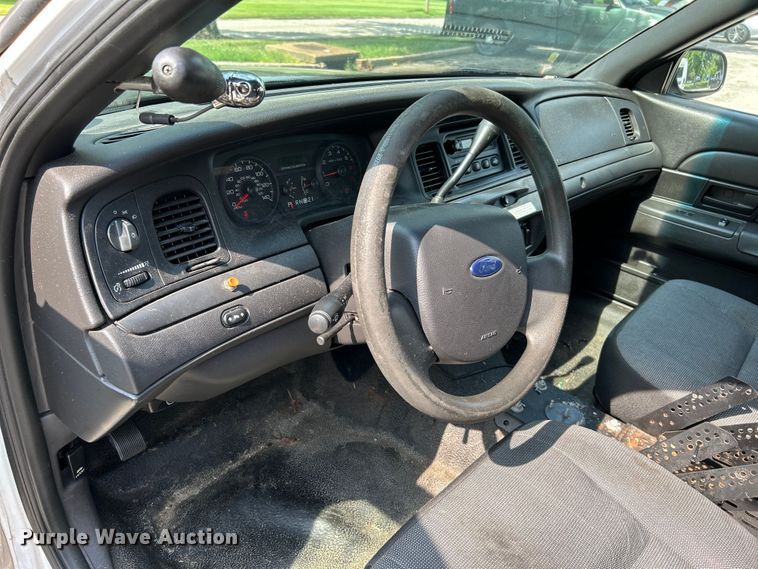 image for item OK9752 2009 Ford  Crown Victoria Police Interceptor 
