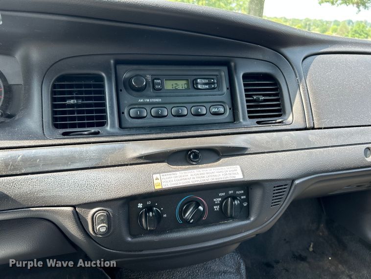 image for item OK9752 2009 Ford  Crown Victoria Police Interceptor 