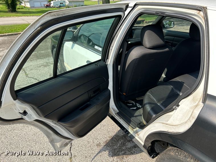 image for item OK9752 2009 Ford  Crown Victoria Police Interceptor 