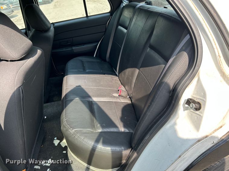 image for item OK9752 2009 Ford  Crown Victoria Police Interceptor 