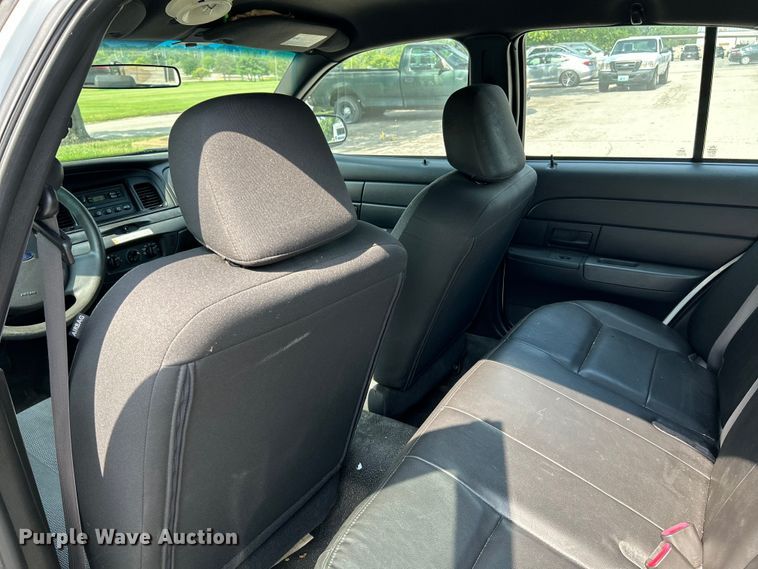 image for item OK9752 2009 Ford  Crown Victoria Police Interceptor 