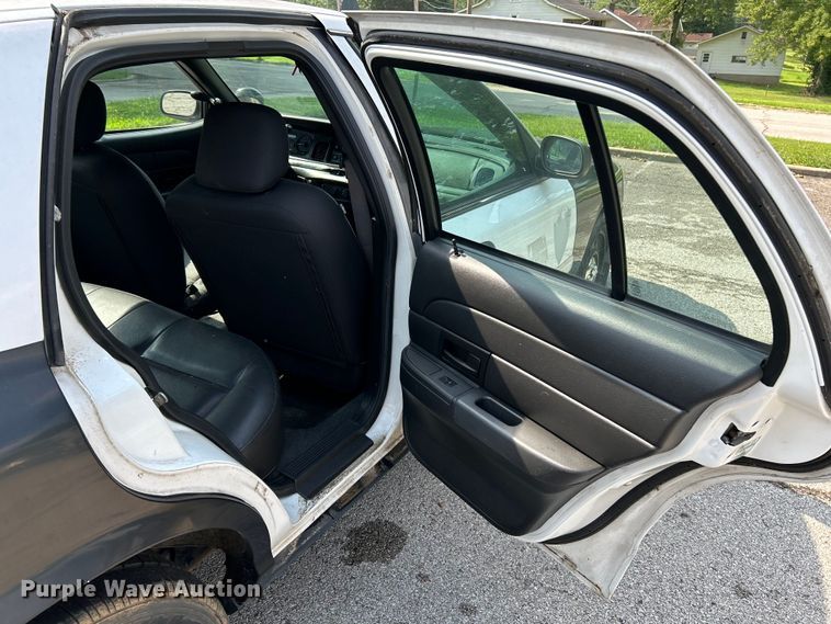 image for item OK9752 2009 Ford  Crown Victoria Police Interceptor 