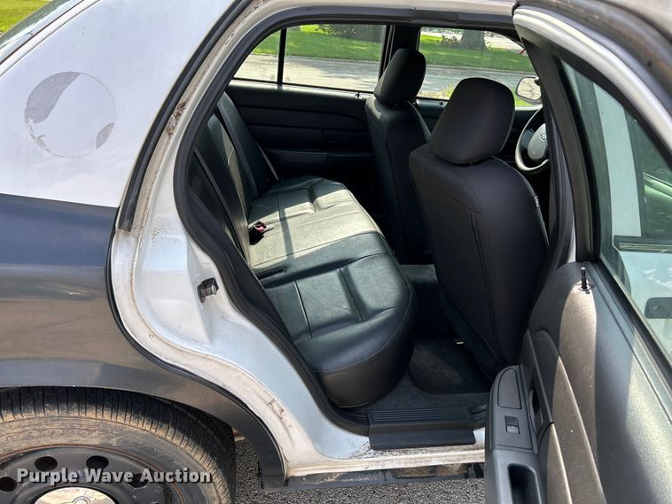 image for item OK9752 2009 Ford  Crown Victoria Police Interceptor 