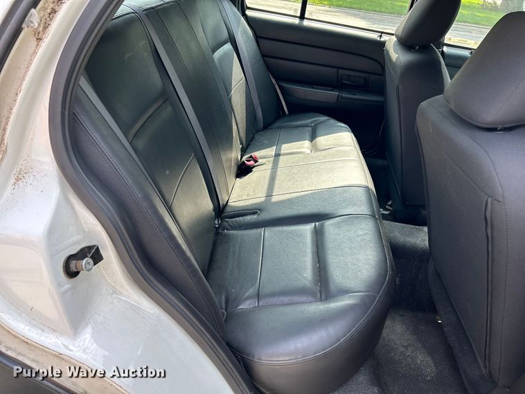 image for item OK9752 2009 Ford  Crown Victoria Police Interceptor 