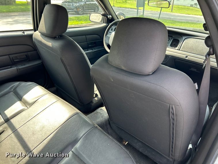 image for item OK9752 2009 Ford  Crown Victoria Police Interceptor 