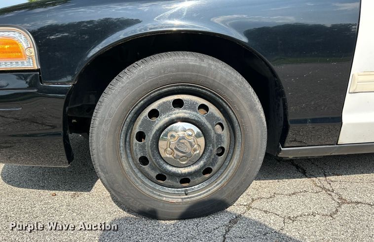 image for item OK9752 2009 Ford  Crown Victoria Police Interceptor 