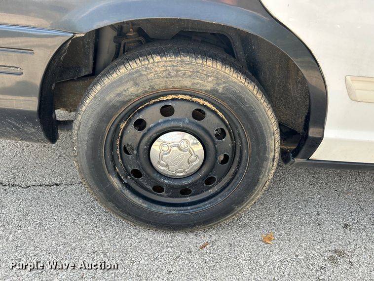 image for item OK9752 2009 Ford  Crown Victoria Police Interceptor 