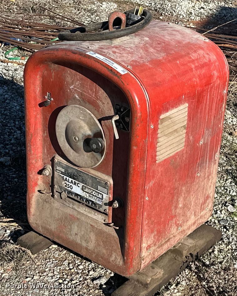 image for item OM9856 Lincoln Welder  Idealarc 250 welder
