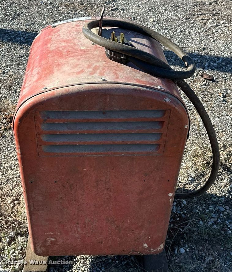 image for item OM9856 Lincoln Welder  Idealarc 250 welder