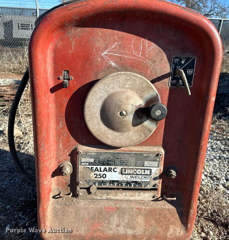 image for item OM9856 Lincoln Welder  Idealarc 250 welder
