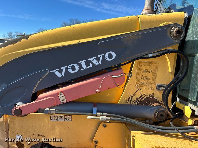 image for item OM9860 2007 Volvo  BL70 backhoe