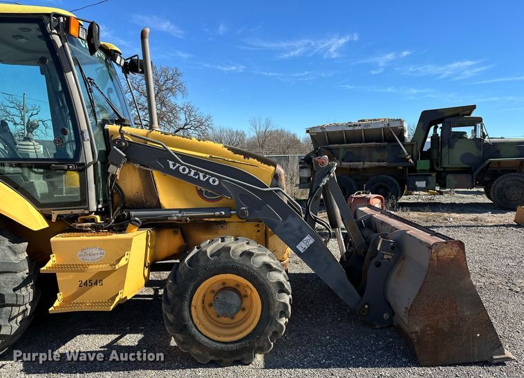 image for item OM9860 2007 Volvo  BL70 backhoe