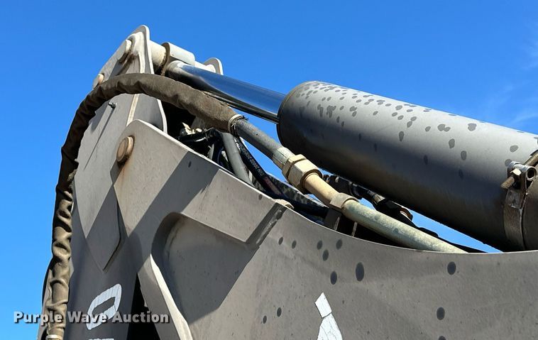 image for item OM9860 2007 Volvo  BL70 backhoe