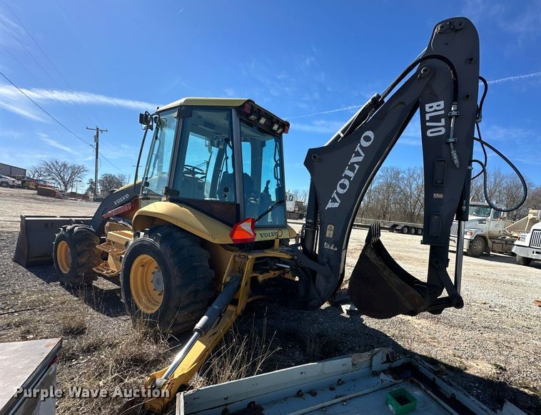 image for item OM9860 2007 Volvo  BL70 backhoe