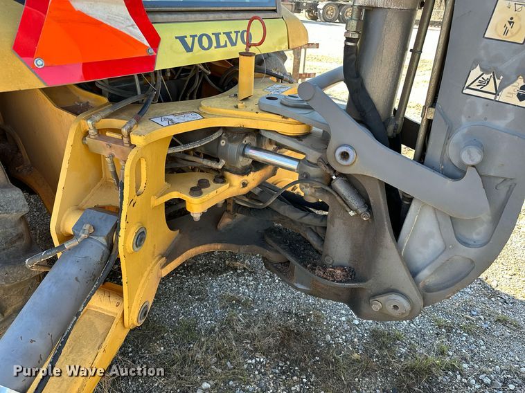 image for item OM9860 2007 Volvo  BL70 backhoe