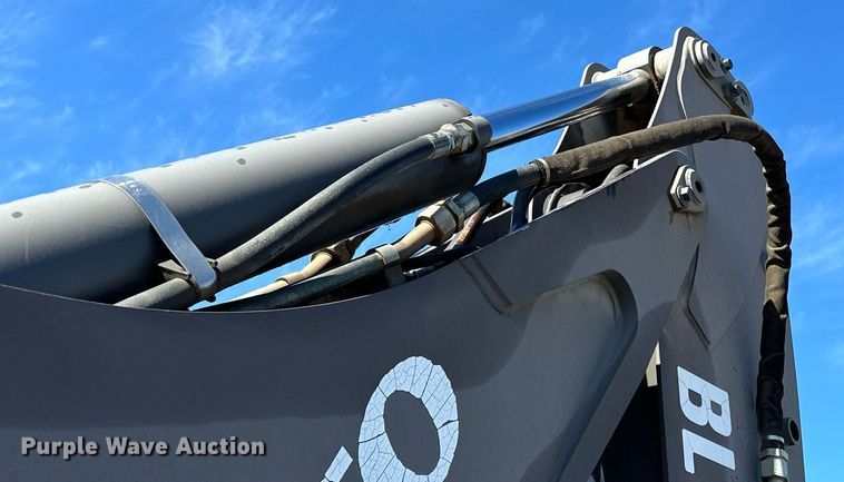 image for item OM9860 2007 Volvo  BL70 backhoe