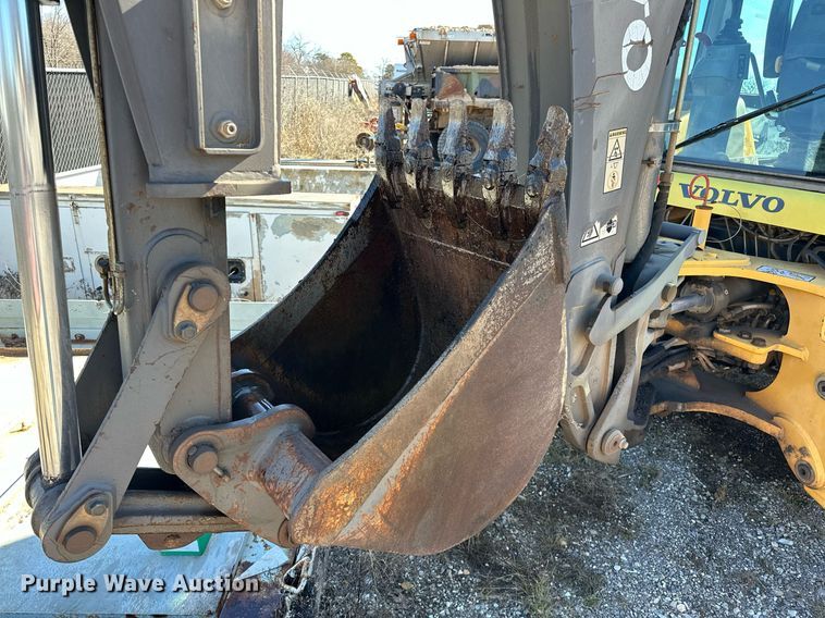 image for item OM9860 2007 Volvo  BL70 backhoe