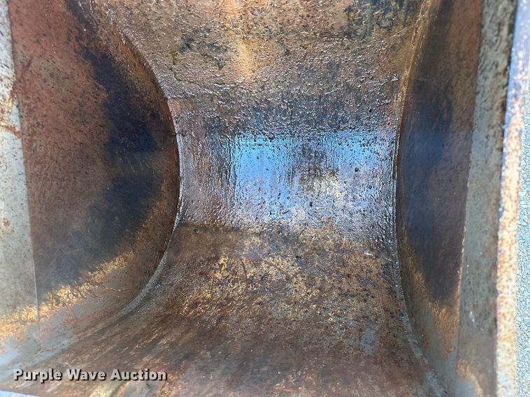 image for item OM9860 2007 Volvo  BL70 backhoe