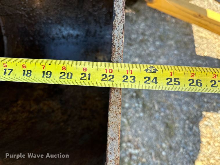 image for item OM9860 2007 Volvo  BL70 backhoe