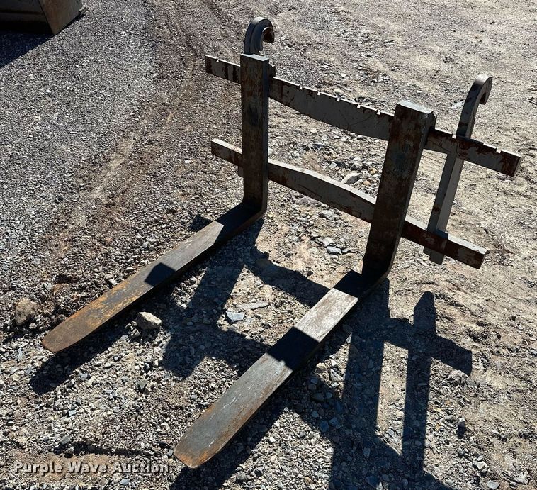 image for item OM9860 2007 Volvo  BL70 backhoe