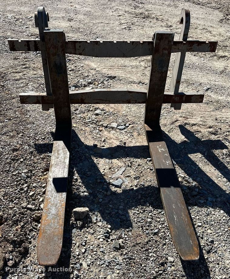 image for item OM9860 2007 Volvo  BL70 backhoe