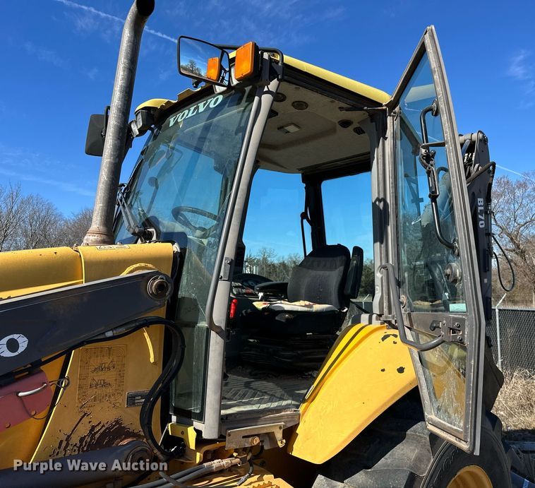 image for item OM9860 2007 Volvo  BL70 backhoe